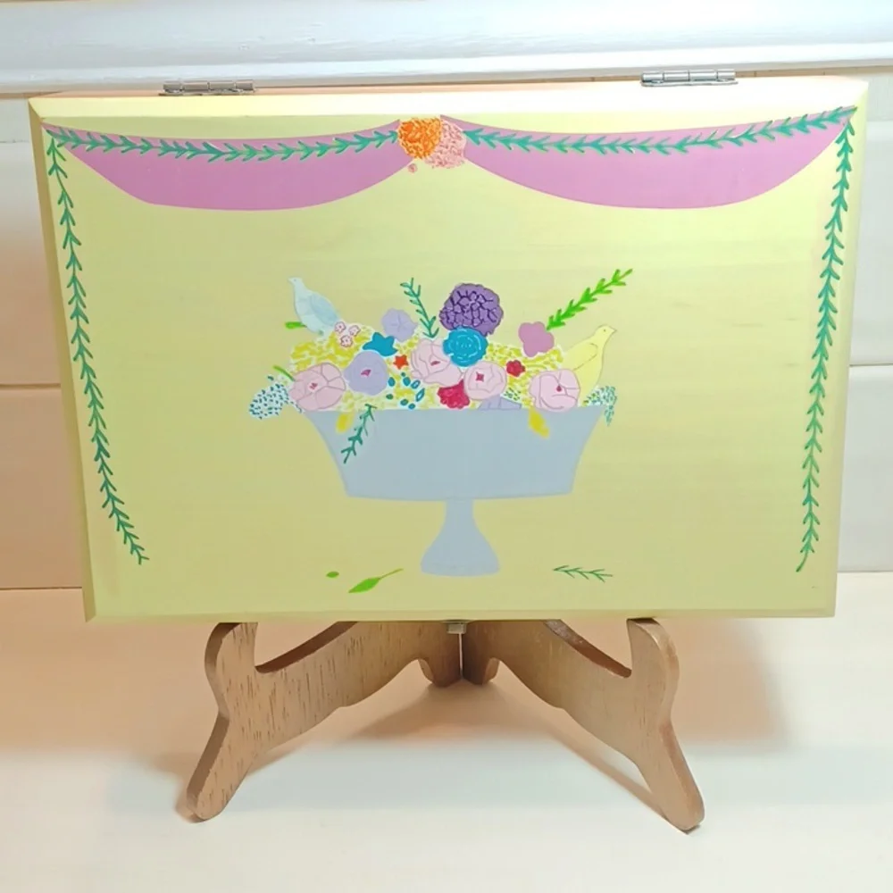 Vintage Handmade Unique  Chunky Painted Flowers ExLarge Card Box With Cards